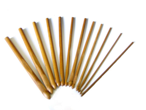 Bamboo Crochet Hook Set: Pack of 12  (3.50mm - 10.00mm)